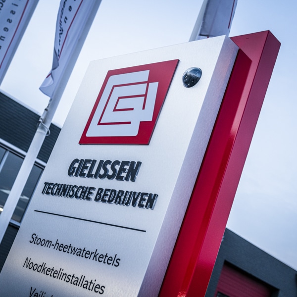 Lichtreclame Gielissen Veldhoven - 2 Led lichtreclame voor Bazelmans audio visual