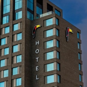 Led lichtreclame Van der Valk Lelystad Led lichtreclame Van der Valk Lelystad | Brouwers Reklame Veldhoven