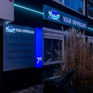 Led lichtreclame voor Makelaarskantoor Van Uffelen Led lichtreclame voor Makelaarskantoor Van Uffelen