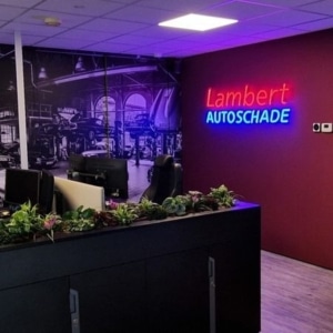 Neon lichtreclame voor Lambert Autoschade - portfolio Neon lichtreclame voor Lambert Autoschade
