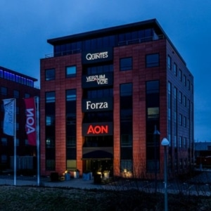 Led lichtreclames bedrijventerrein Maastricht-Airport - Brouwers Reklame - rechter gebouw Led lichtreclames bedrijventerrein Maastricht-Airport - Brouwers Reklame - rechter gebouw