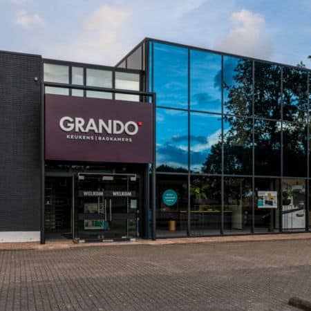 Led lichtreclame voor GRANDO Lelystad - Brouwers Reklame - voorzijde pand Led lichtreclame voor GRANDO Lelystad - Brouwers Reklame - voorzijde pand